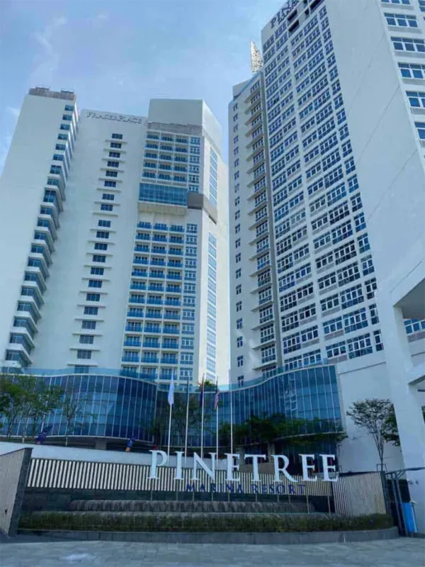 Pinetree Marina Hotel