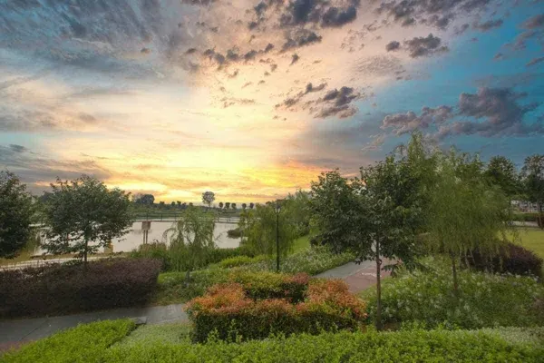 Sunsuria-City-lake-view