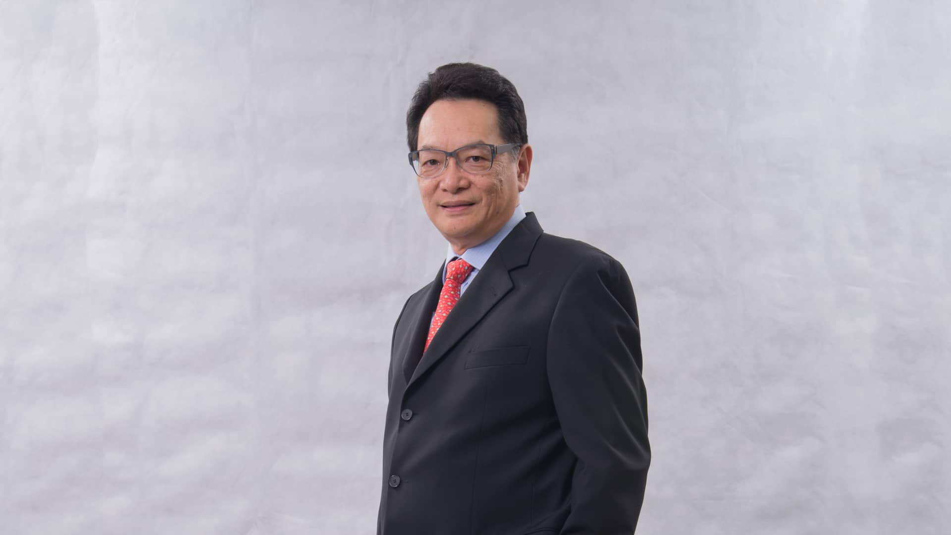 Dato' Seri Robert Tan Chung Meng Portrait with a white background