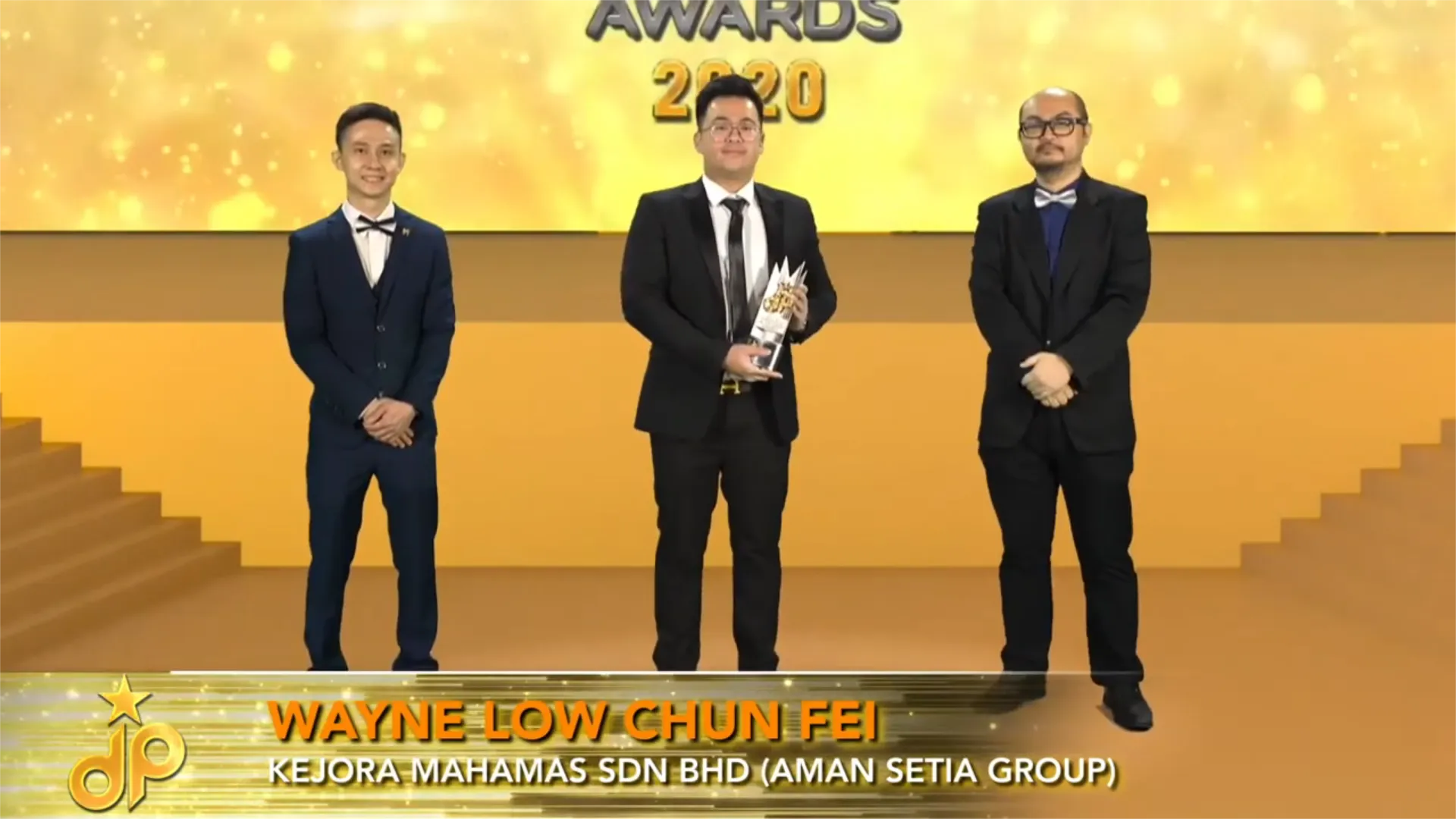 Aman Parc by Kejora Mahamas Sdn Bhd (Aman Setia Group) - Best Township Development 2020 - Wayne Low Chun Fei (Sales & Marketing Manager) receives award - Winner's Image