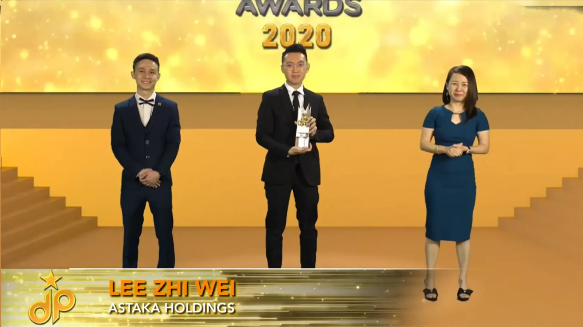 Astaka Holdings - Innovative Developer Award 2020 - Lee Zhi Wei (Sales & Marketing Manager) receives award - Winner's Image