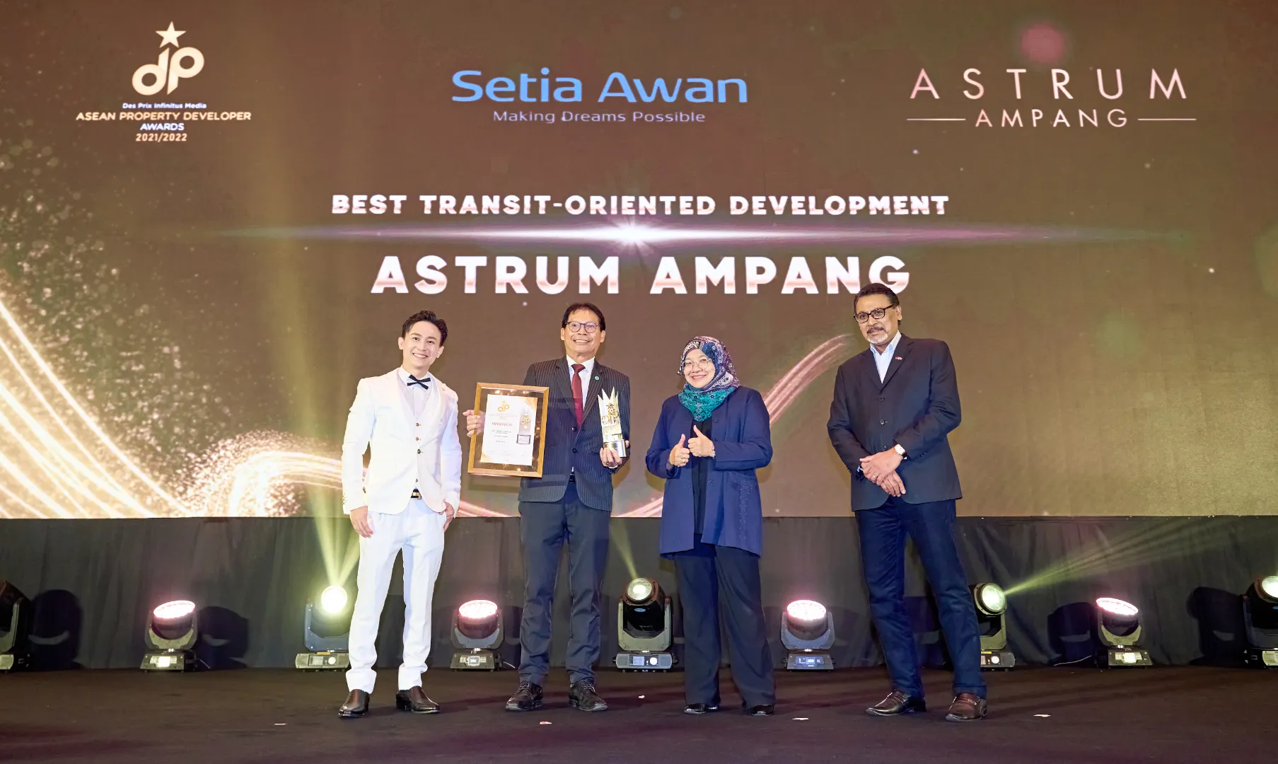 Astrum Ampang by Setia Awan Land - Best Transit Oriented Development 2021/2022 - Mr. Ng Teck Hua (Executive Director, Setia Awan Central Region) receives award - Winner's Image