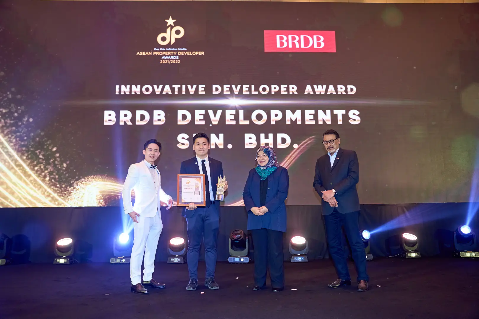 BRDB Developments Sdn Bhd - Innovative Developer Award 2021/2022 - Jack Ong (Sales & Marketing Manager) receives award - Winner's Image