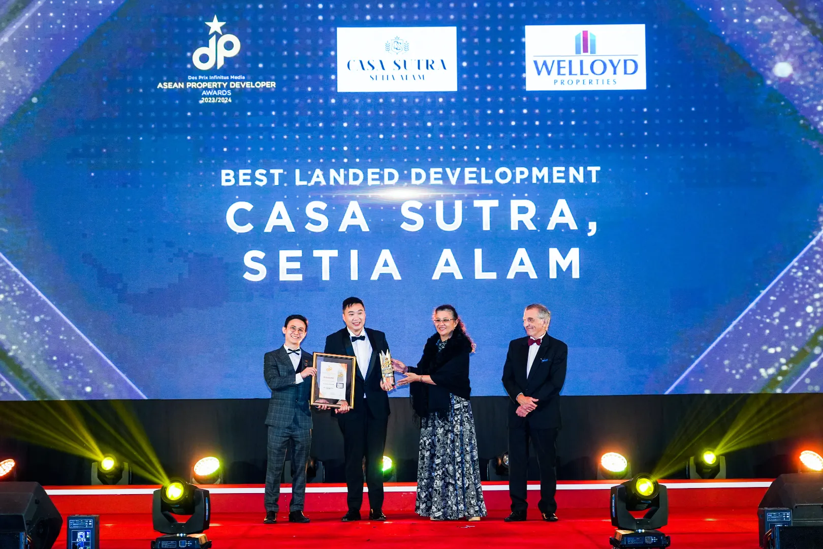 Casa Sutra @ Setia Alam by Welloyd Properties Sdn Bhd - Best Landed Development 2023/2024 - Mr. Teh Ruey Siang (Director) receives award - Winner's Image