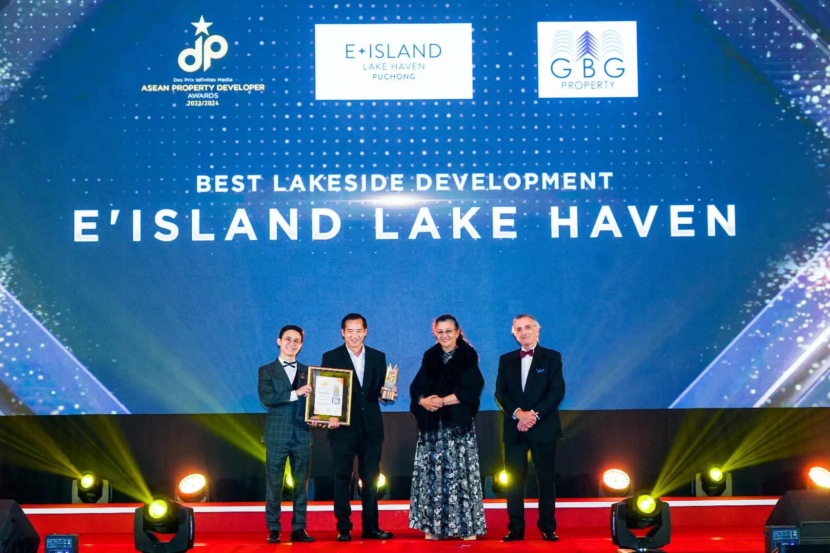 E’Island Lake Haven by GBG Property - Best Lakeside Development 2023/2024 - Mr Chew Wei Shin (Vice President, Development) receives award - Winner's Image