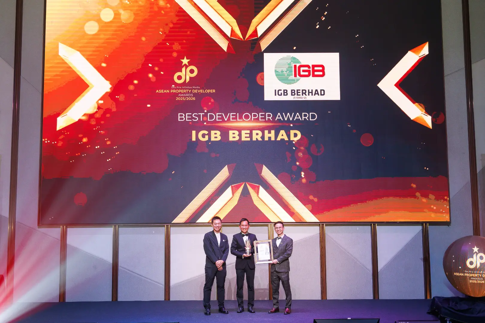 IGB Berhad - Best Developer Award 2025/2026 - Yeow Jie Xiang (Deputy CEO) receives award - Winner's Image