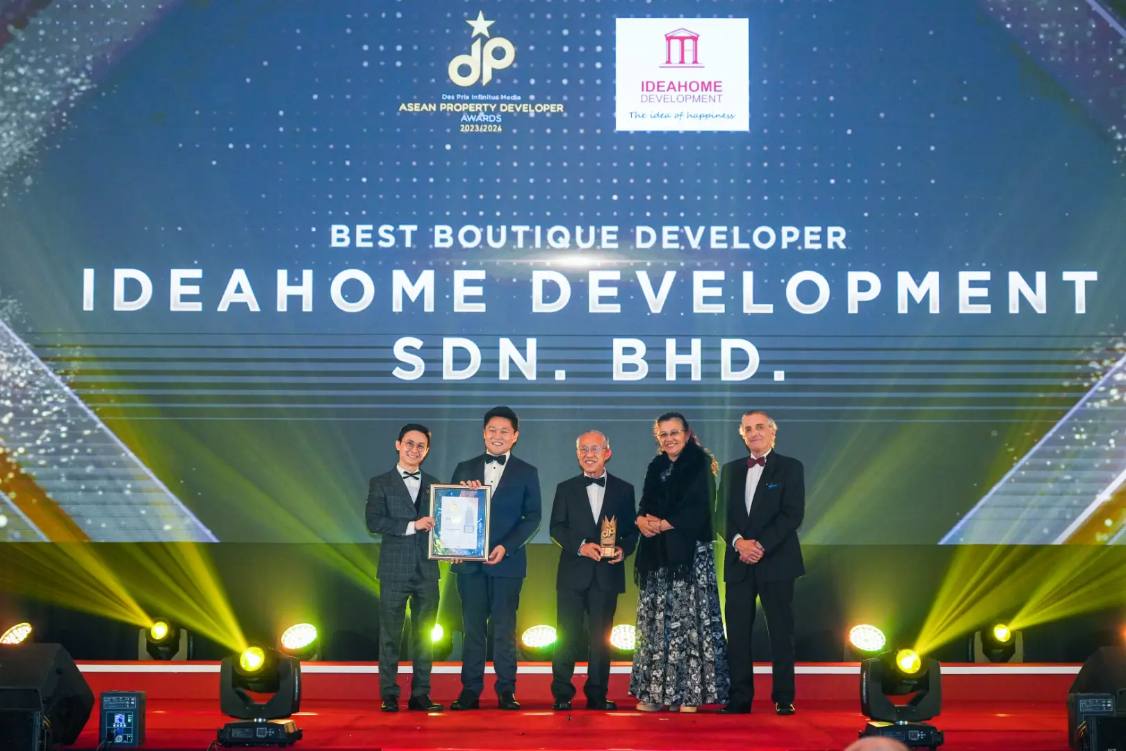 Ideahome Development Sdn. Bhd. - Best Boutique Developer 2023/2024 - Mr. Aaron Quek (Executive Director) receives award - Winner's Image