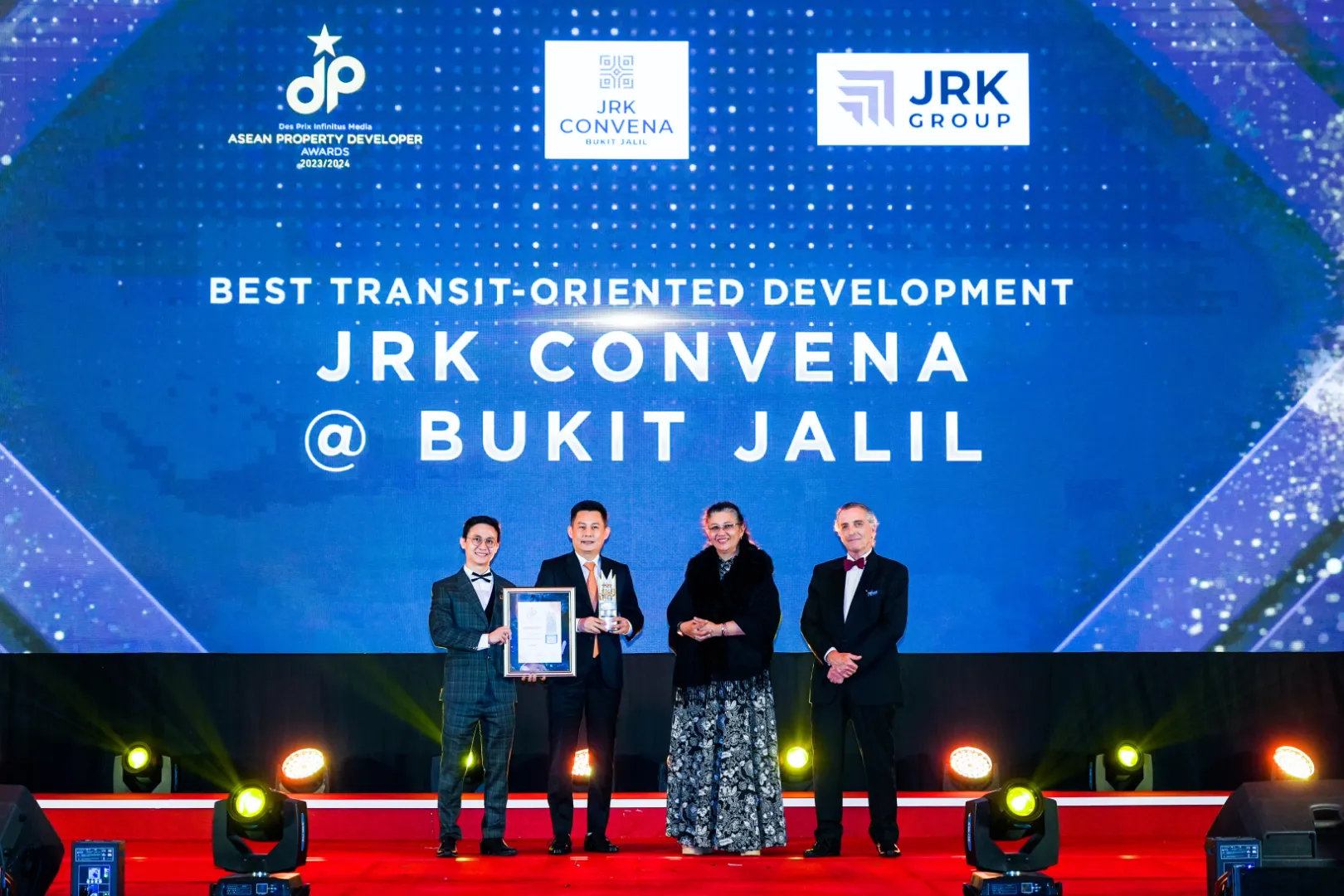 JRK Convena @ Bukit Jalil by JRK Group - Best Transit Oriented Development 2023/2024 - Dato' Sri Jerry Kwan (Managing Director) receives award - Winner's Image