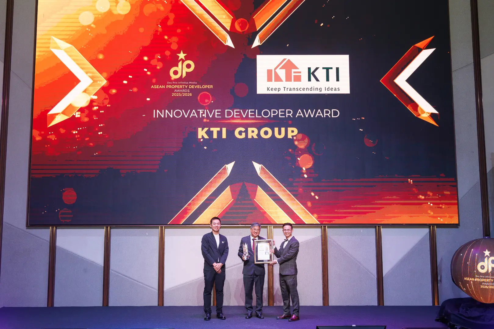 KTI Group - Innovative Developer Award 2025/2026 - Datuk Dr. Gordon Loke Theen Fatt (Group CEO and Managing Director) receives award - Winner's Image