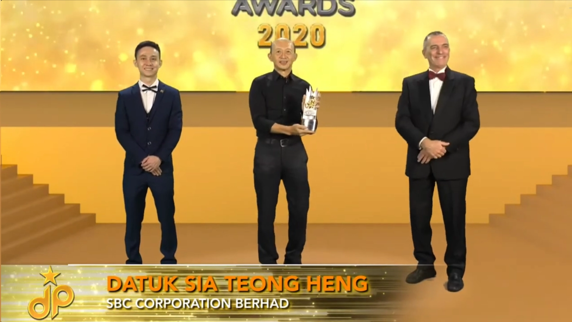 SBC Corporation Berhad - Outstanding Developer East Malaysia 2020 - Datuk Sia Teong Heng (Managing Director cum CEO) receives award - Winner's Image