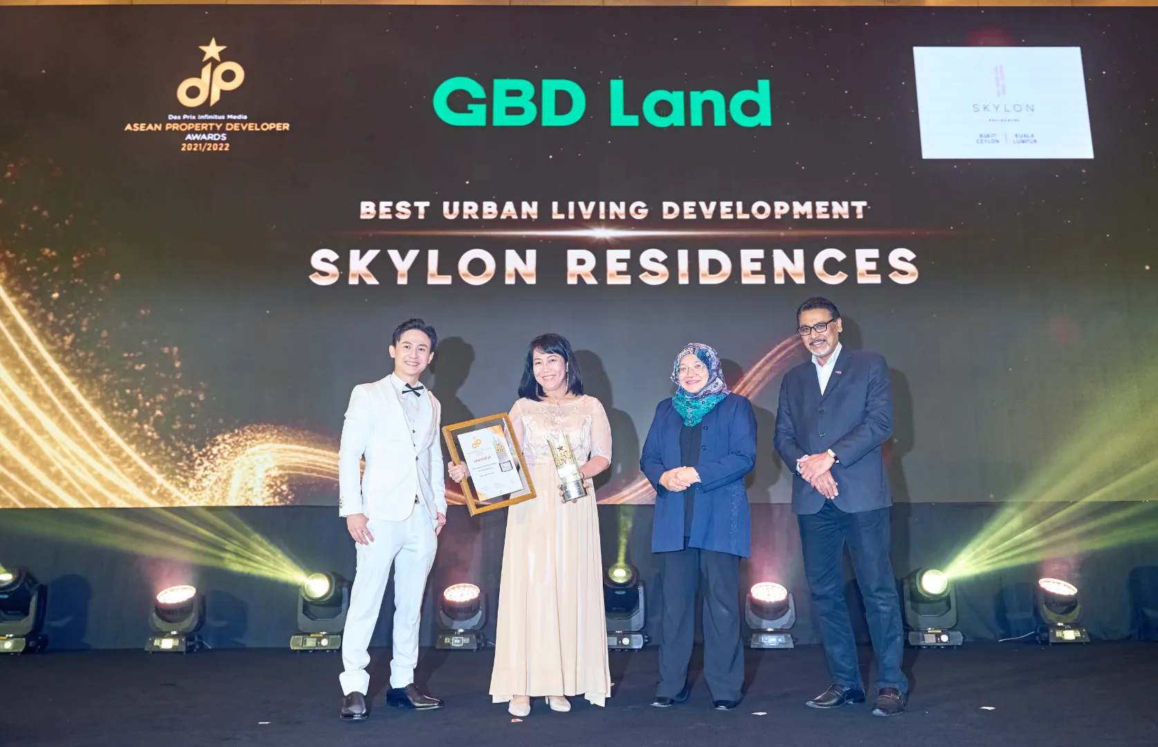 Skylon Residences by GBD Land Sdn Bhd - Best Urban Living Development 2021/2022 - Lilian Lim (Sales Manager) receives award - Winner's Image