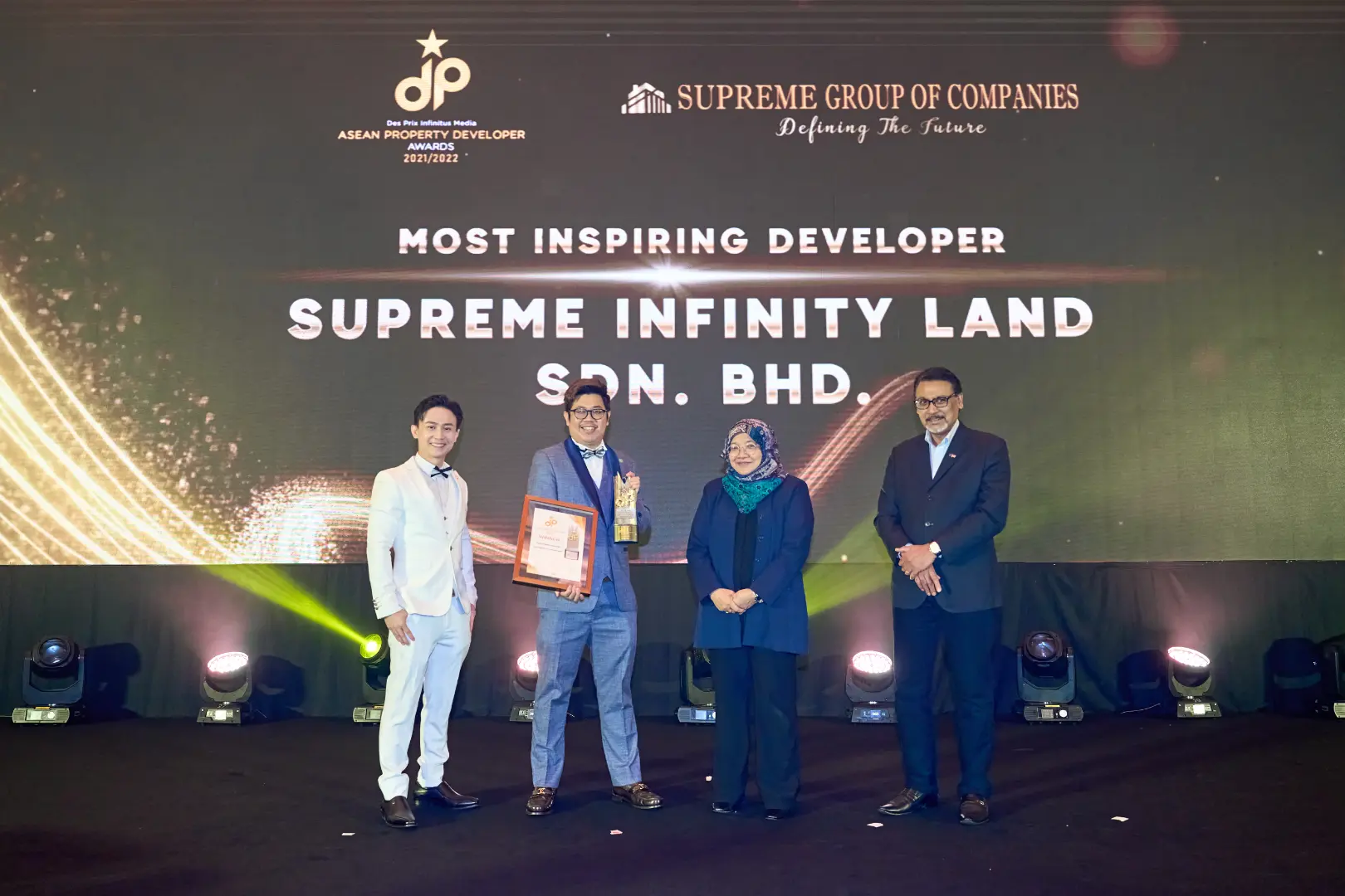 Supreme Infinity Land Sdn Bhd - Most Inspiring Developer 2023/2024 - Mr. Ong Chin Wei (Group Chairman) receives award - Winner's Image