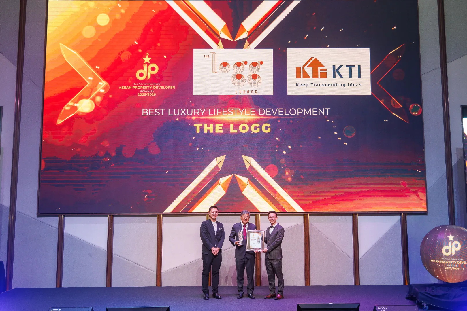 The Logg by KTI Group - Best Luxury Lifestyle Development 2025/2026 - Datuk Dr. Gordon Loke Theen Fatt (Group CEO & Managing Director) receives award - Winner's Image