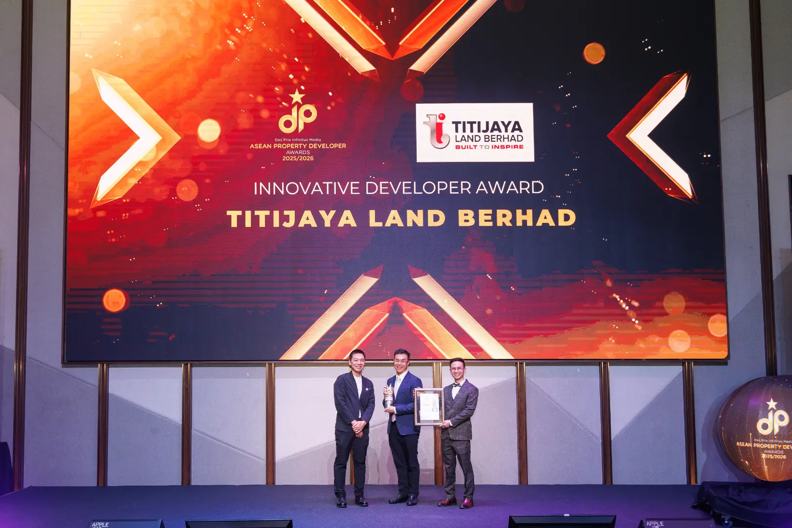 Titijaya Land Berhad Innovative Developer Award 2025/2026 - Datuk Lim Poh Yih (Group Managing Director) receives award - Winner's Image