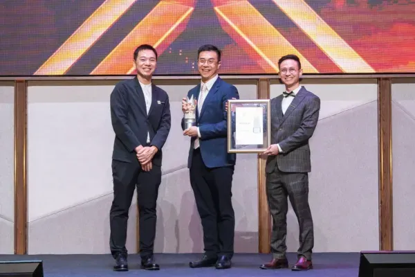 Titijaya Land Berhad Innovative Developer Award 2025/2026 - Datuk Lim Poh Yih (Group Managing Director) receives award (Close Up View)