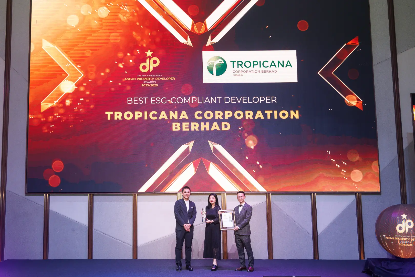 Tropicana Corporation Berhad - Best ESG Compliant Developer 2025/2026 - Serene Lim (Senior General Manager, Group Corporate & Marketing Communications) receives award - Winner's Image