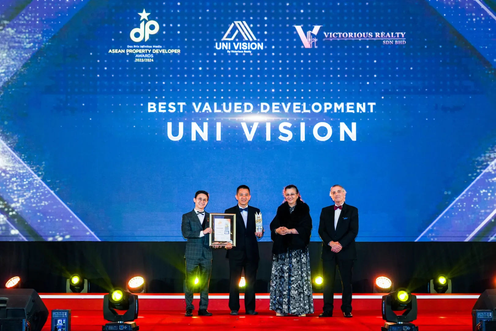 UniVision by Victorious Realty Sdn Bhd - Best Valued Development 2023/2024 - Mr. Jackson Ting Ek Huon (Director) receives award - Winner's Image